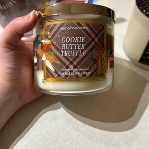 Bath & Body Works Cookie Butter Truffle Candle - Gold and White